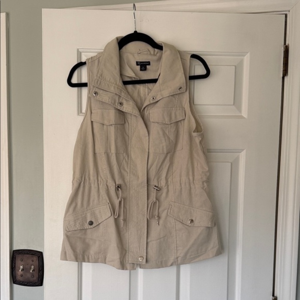 New Directions Light Tan Sleeveless Vest